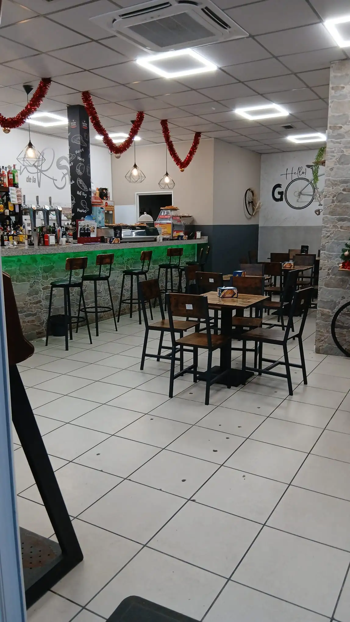 Interior moderno y renovado de El Rincón de la Luca